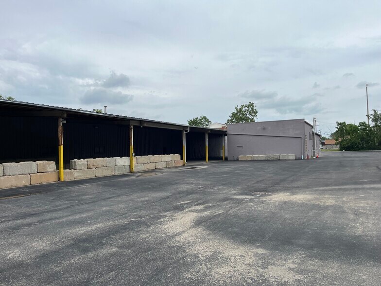 More Photos Of 1001 Clinton St, Lockport Manufacturing For Sale