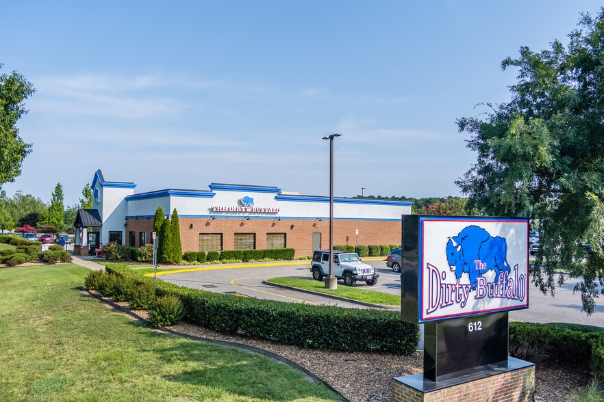 More Photos Of 612 Grassfield Pky, Chesapeake Restaurant For Lease