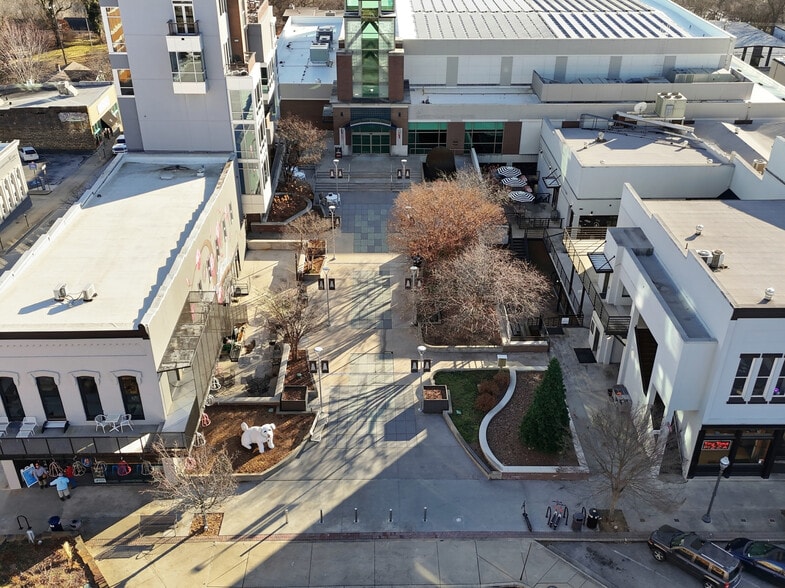 More Photos Of 21 W Mountain St, Fayetteville Storefront Retail Office For Lease