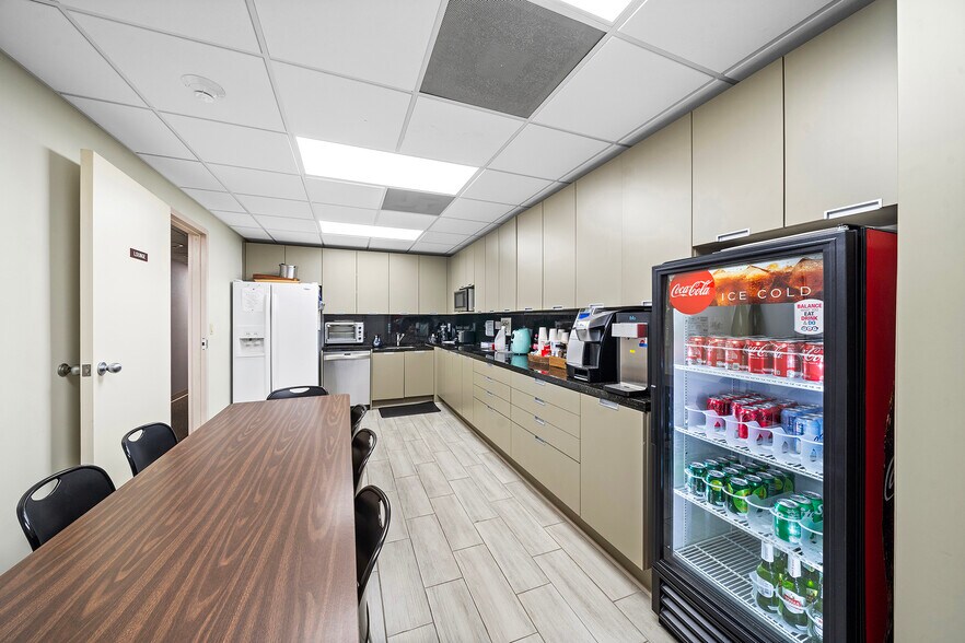 More Photos Of 420 S Dixie Hwy, Coral Gables Loft Creative Space For Sale