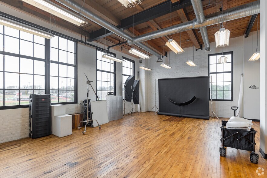 More Photos Of 1513 E Cleveland Ave, East Point Unknown For Sale