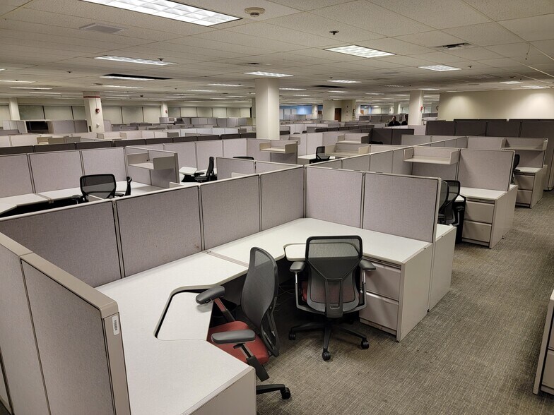 More Photos Of 705 E 60th St N, Sioux Falls Office For Sale