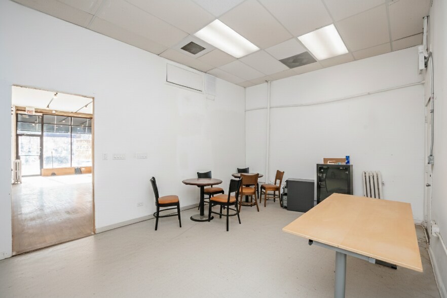 More Photos Of 1928 W Montrose Ave, Chicago Apartments For Lease