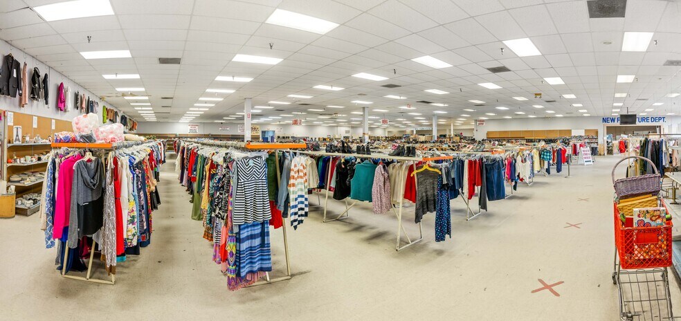 More Photos Of 44201-44247 N 10th St W, Lancaster Unknown For Lease