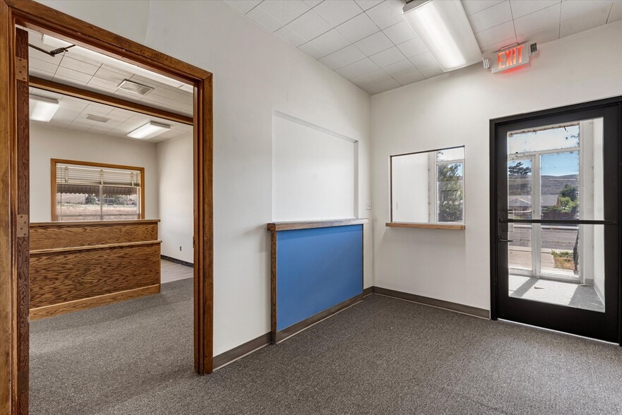 More Photos Of 1050 S Bridge St, Baker City Office For Sale