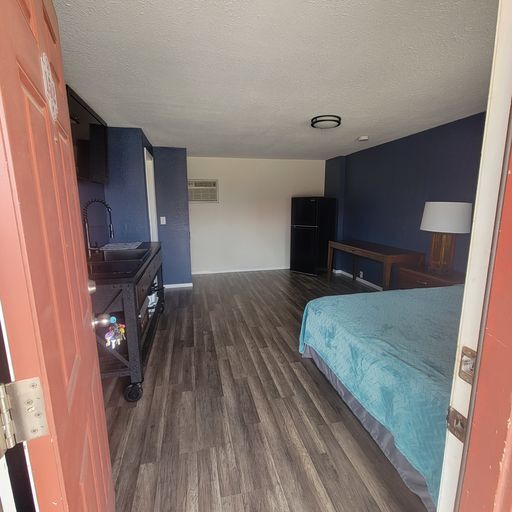 More Photos Of 1901 Rose Ave, Burlington Hotel For Sale