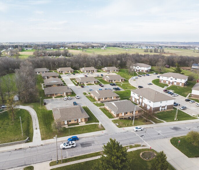 More Photos Of 515 E 7th St, Maryville Apartments For Sale