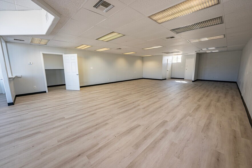 More Photos Of 1200 E Andy Devine Ave, Kingman Office For Sale