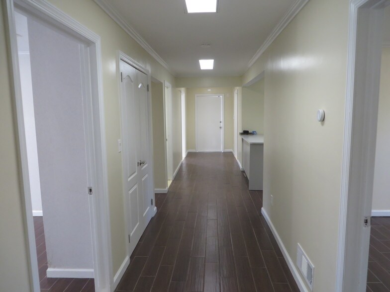 More Photos Of 286 E Main St, Somerville Medical For Lease