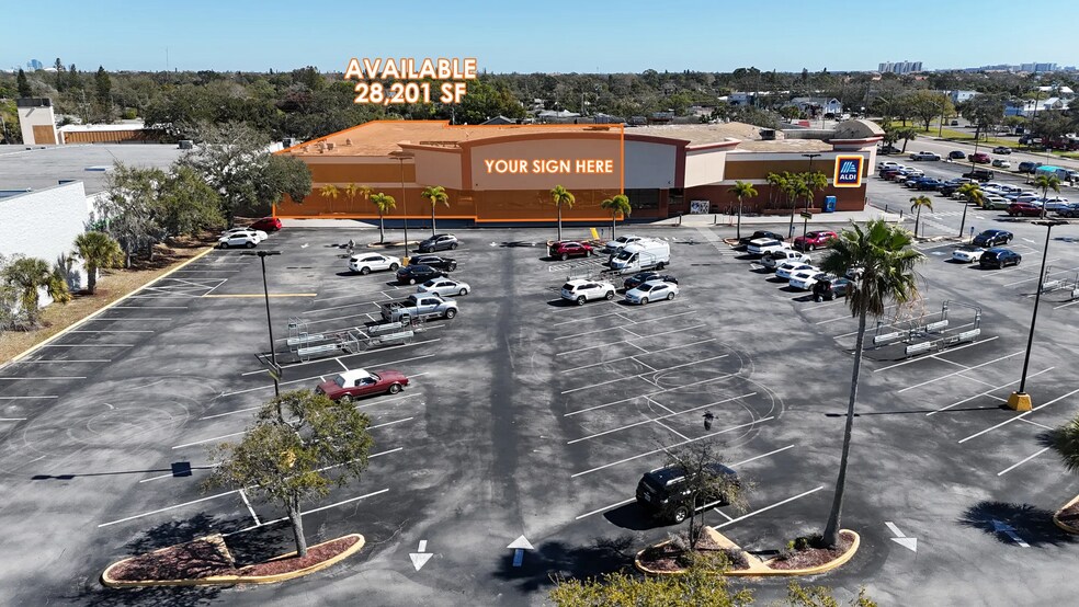 Primary Photo Of 6851 Gulfport Blvd S, South Pasadena Supermarket For Lease