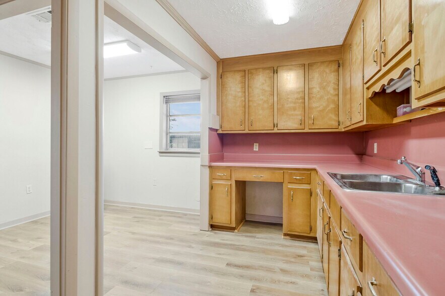 More Photos Of 5603 Stewart St, Milton Medical For Sale