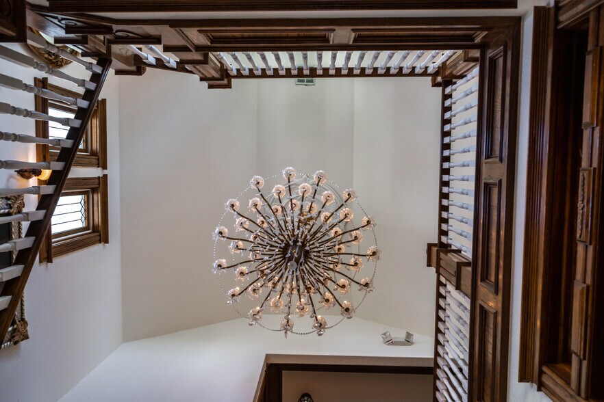 More Photos Of 306 N Main St, Bentonville Hospitality For Sale