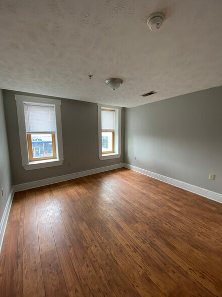 More Photos Of 444 High St, Morgantown Storefront Retail Residential For Lease