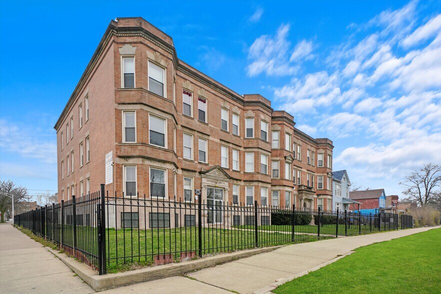More Photos Of 7152 S Emerald Ave, Chicago Apartments For Sale