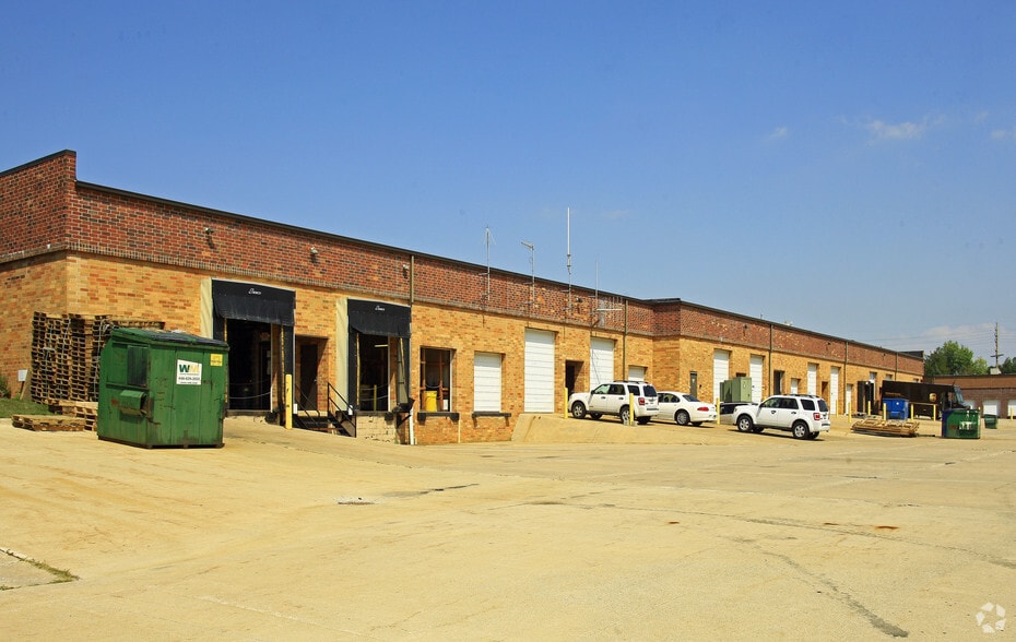 More Photos Of 6930 Engle Rd, Middleburg Heights Light Manufacturing For Lease