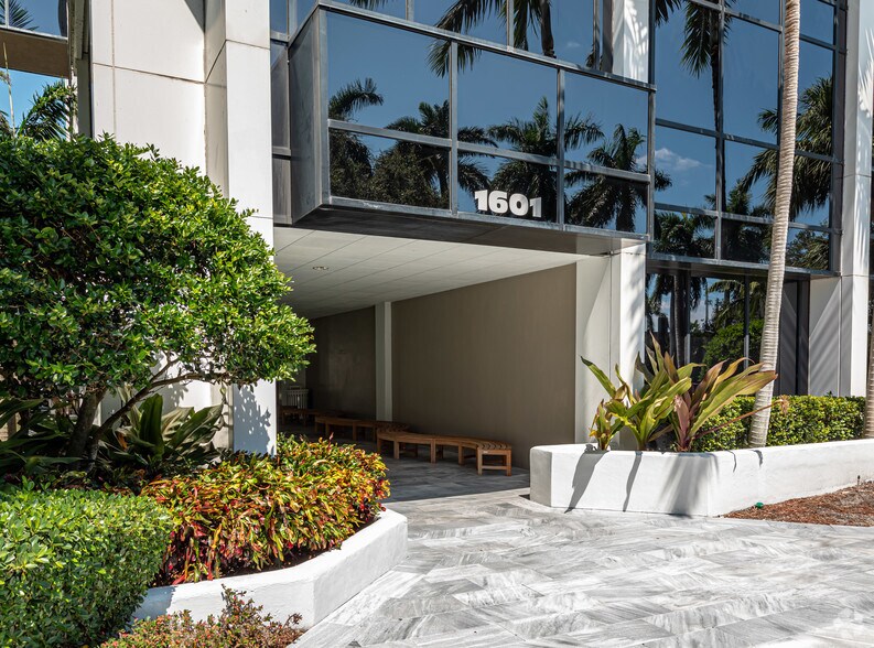 More Photos Of 1601 Forum Pl, West Palm Beach Office For Lease