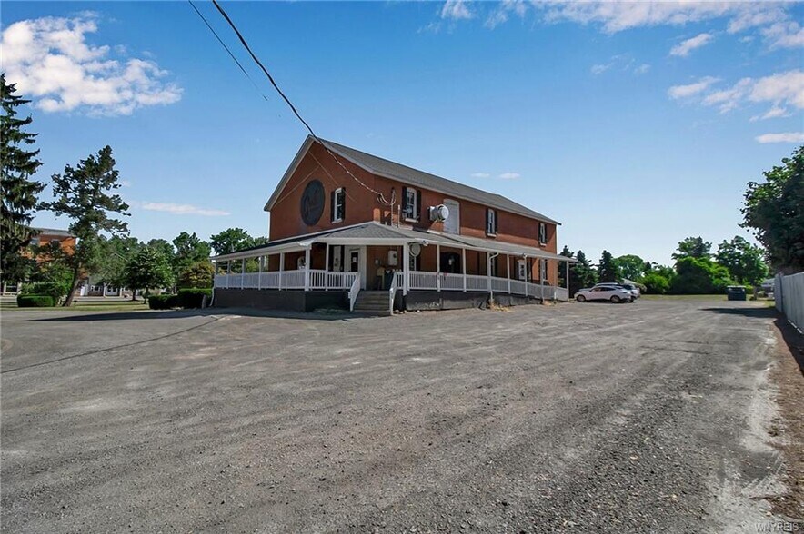 More Photos Of 1693 Quaker Rd, Barker Restaurant For Sale