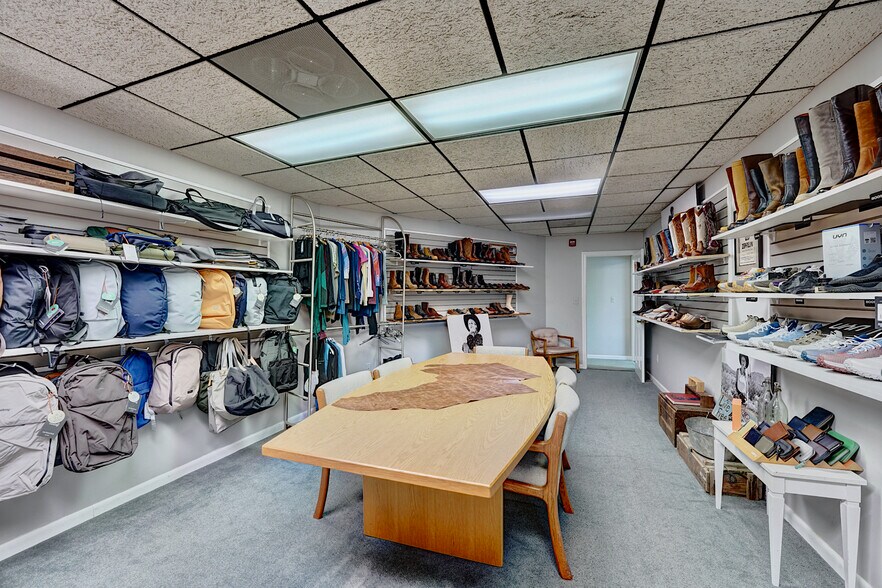 More Photos Of 24 Stickney Ter, Hampton Loft Creative Space For Sale