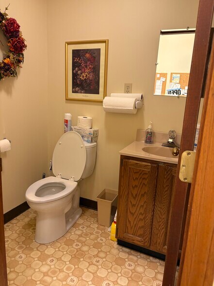 More Photos Of 1079 Central St, Leominster Office For Lease