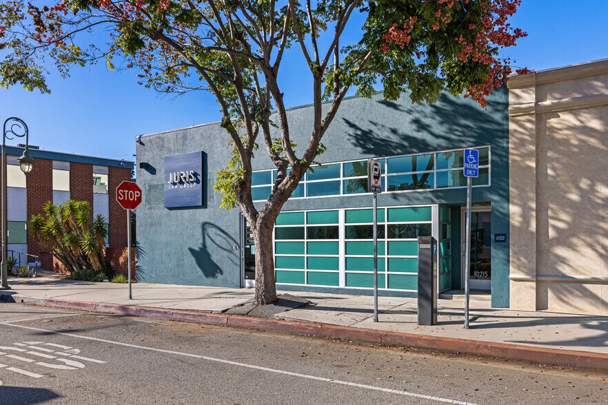 More Photos Of 10215 Santa Monica Blvd, Los Angeles Office For Sale