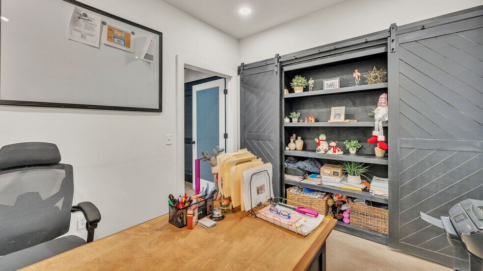 More Photos Of 705 Jerry Smith Rd, Dover Light Manufacturing For Sale