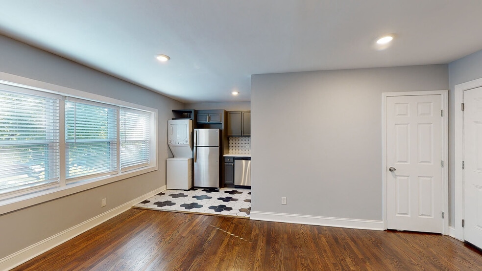 More Photos Of 3457 Holmes St, Kansas City Apartments For Sale