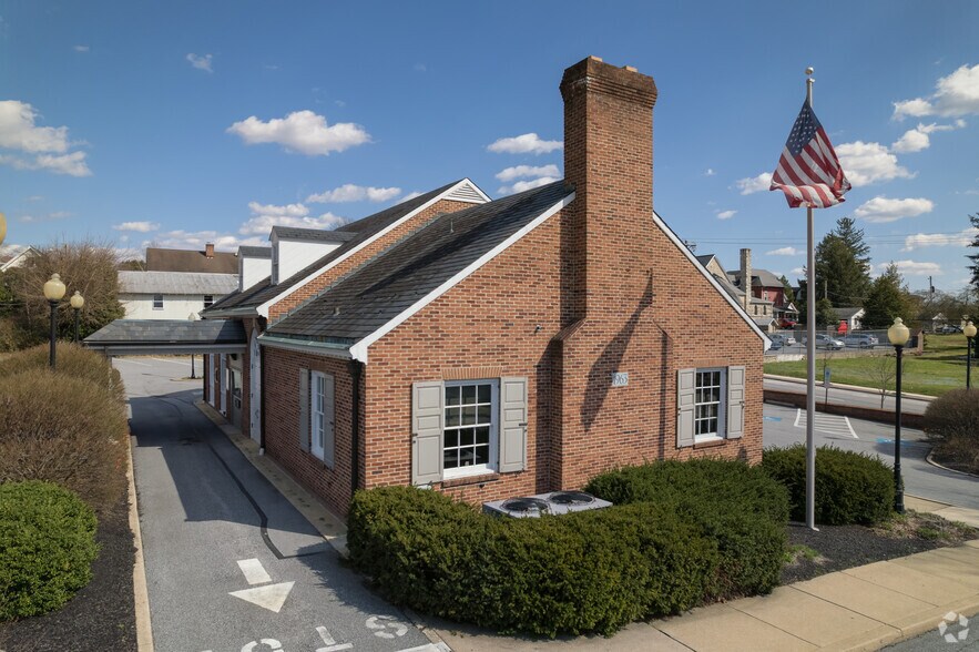 More Photos Of 313 W Cypress St, Kennett Square Bank For Lease
