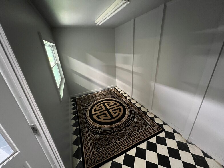 More Photos Of 3031 Gusty Ln, Orlando Warehouse For Lease