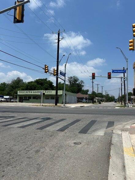 More Photos Of 1029 N New Braunfels Ave, San Antonio Freestanding For Sale