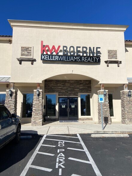 Primary Photo Of 1018 River Rd, Boerne Storefront Retail Office For Lease