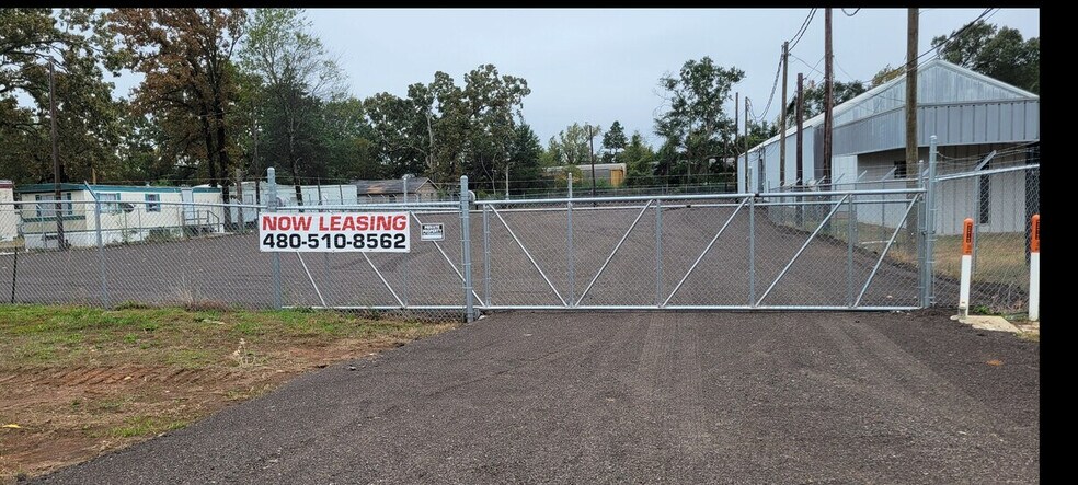 More Photos Of 2820 E Marshall Ave, Longview Light Manufacturing For Lease