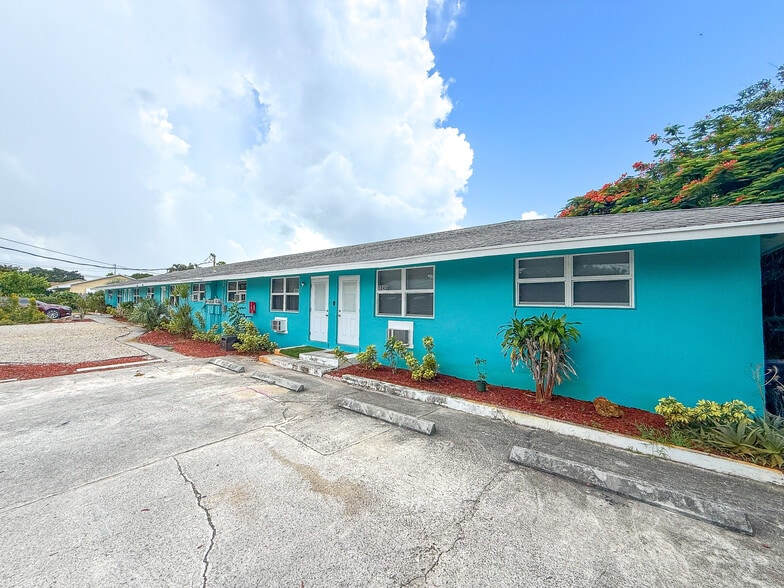 More Photos Of 1845 Dillone Ln, North Palm Beach Apartments For Sale
