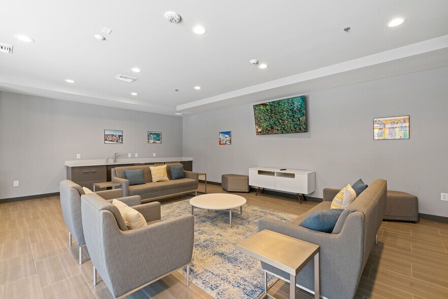 More Photos Of 1800 E 4th St, Austin Office Residential For Sale