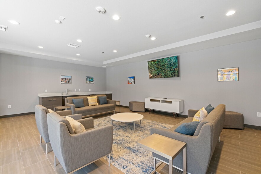 More Photos Of 1800 E 4th St, Austin Apartments For Lease