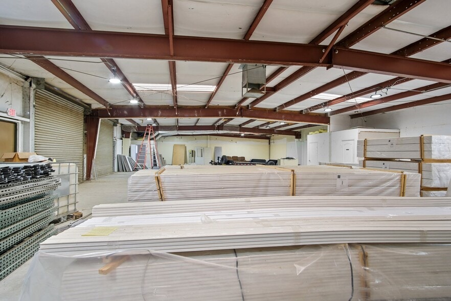 More Photos Of 460 Airpark Rd, Atwater Warehouse For Lease