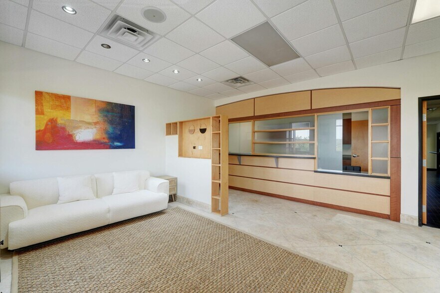 More Photos Of 4300 N Quinlan Park Rd, Austin Unknown For Lease