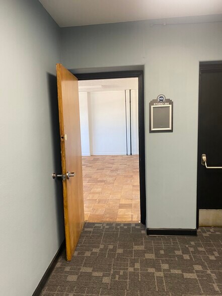 More Photos Of 319 N Wayne St, Piqua Loft Creative Space For Lease