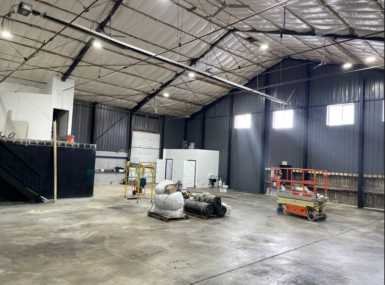 More Photos Of 500-504 2nd St, Castle Rock Warehouse For Lease
