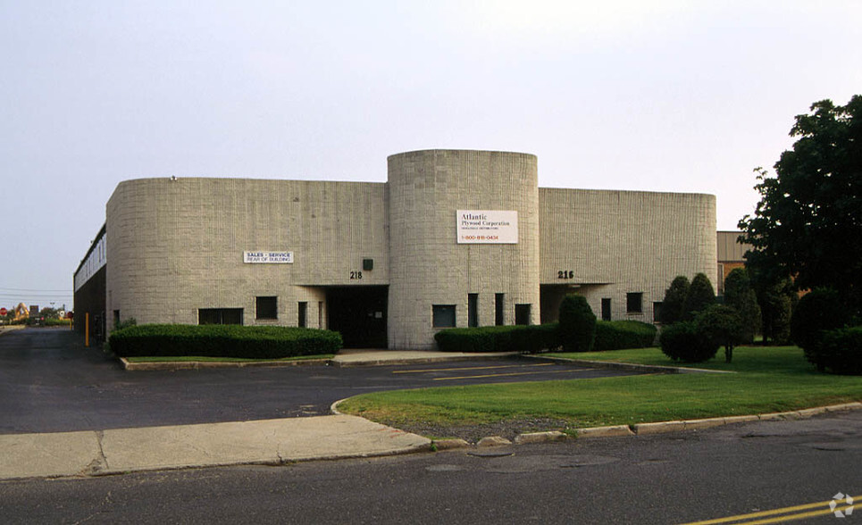 Primary Photo Of 216-218 Sherwood Ave, Farmingdale Warehouse For Lease