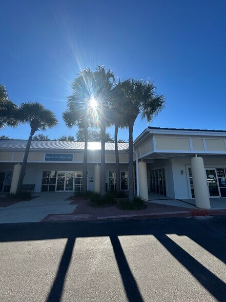 More Photos Of 1400 Palm Blvd, Isle Of Palms General Retail For Lease