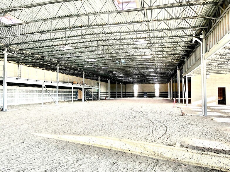 More Photos Of 2943 Belmont, West Richland Distribution For Lease