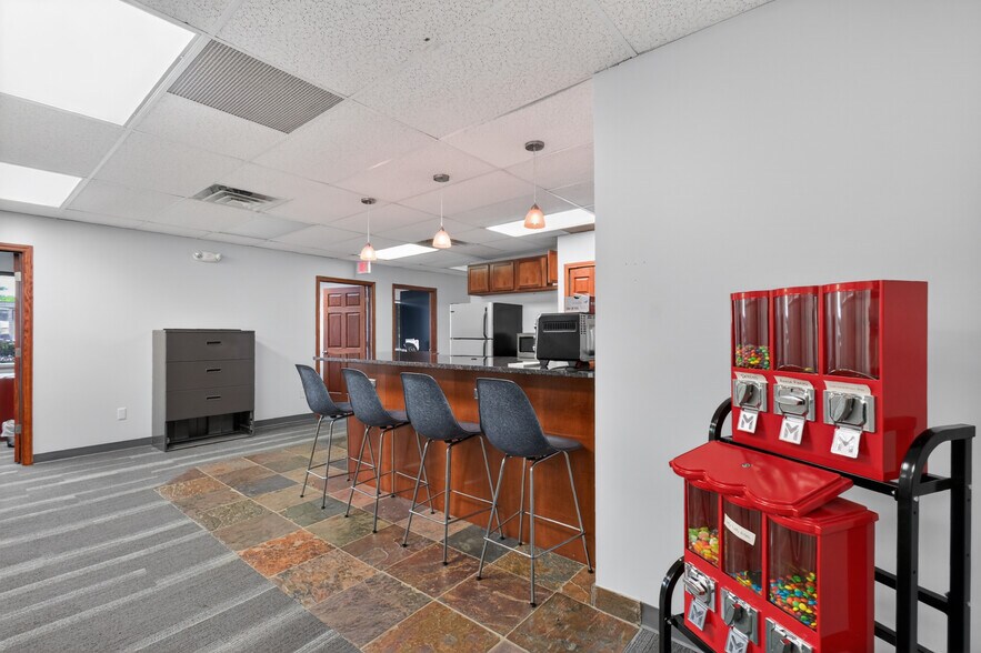 More Photos Of 26622 Woodward Ave, Royal Oak Office For Lease