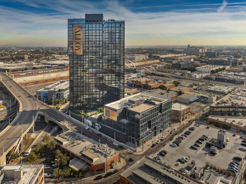 More Photos Of 530 Mateo St, Los Angeles Office For Lease