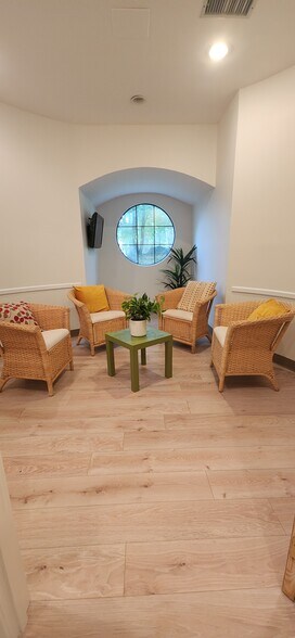 More Photos Of 166 Bunn Dr, Princeton Medical For Lease