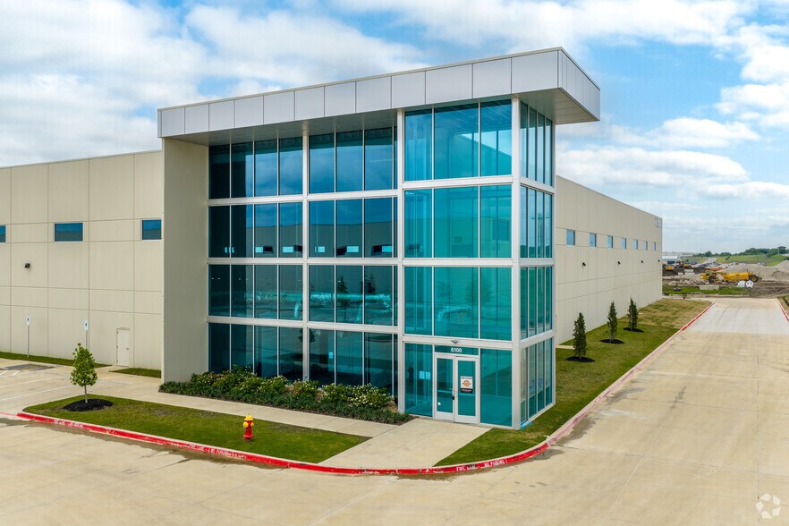 More Photos Of 6100 N Stemmons Fwy, Sanger Unknown For Lease