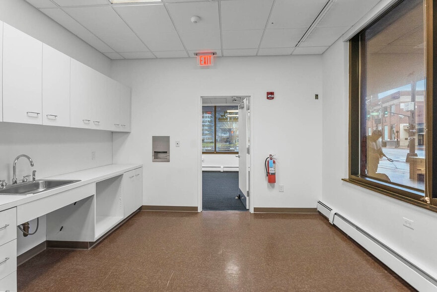 More Photos Of 288 N Broad St, Elizabeth Office For Lease