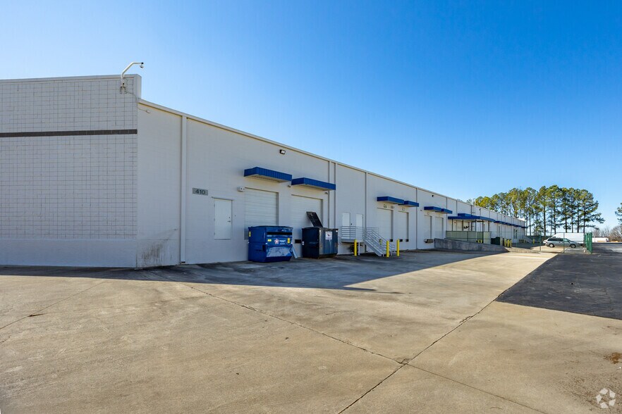 More Photos Of 400 Tradeport Blvd, Atlanta Unknown For Lease