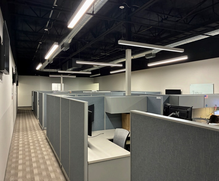 More Photos Of 2425 Dillard St, Grand Prairie Flex For Sale