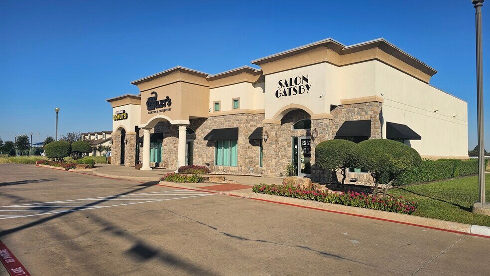 More Photos Of 2251 Brown St, Waxahachie Freestanding For Sale