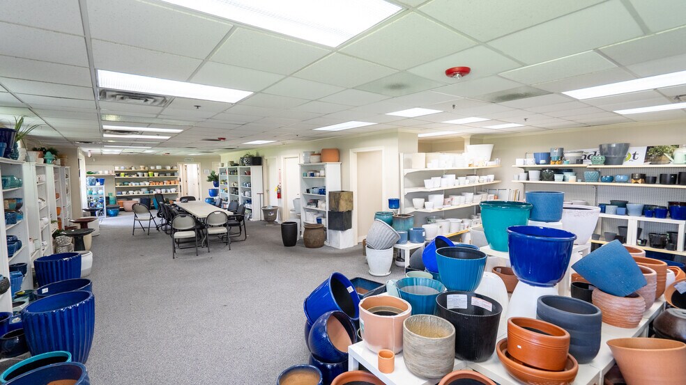 More Photos Of 70 Industrial Dr, Cartersville Warehouse For Sale